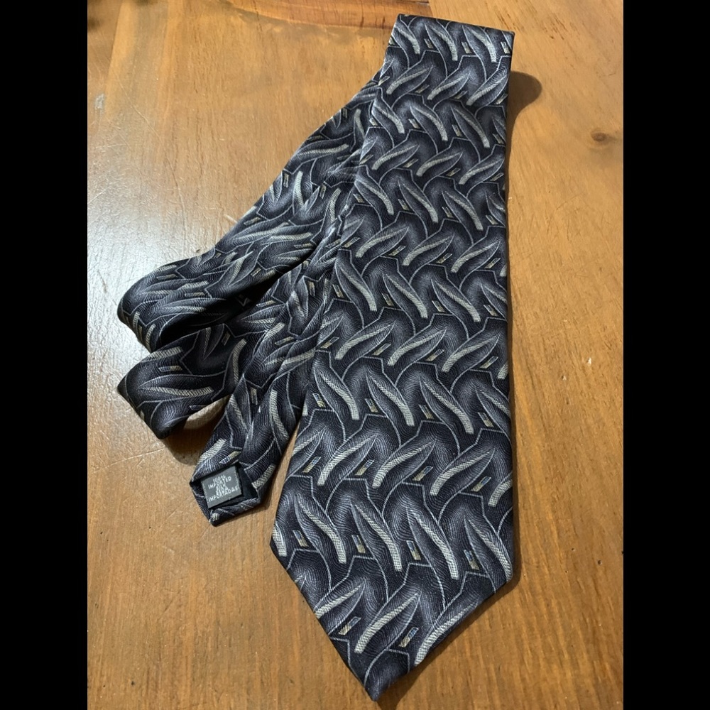 Men’s silk tie